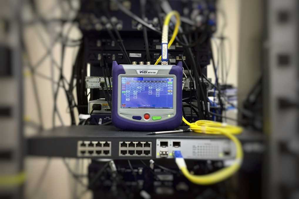 Strumenti di rete per il test e la diagnostica (es. ping, traceroute)